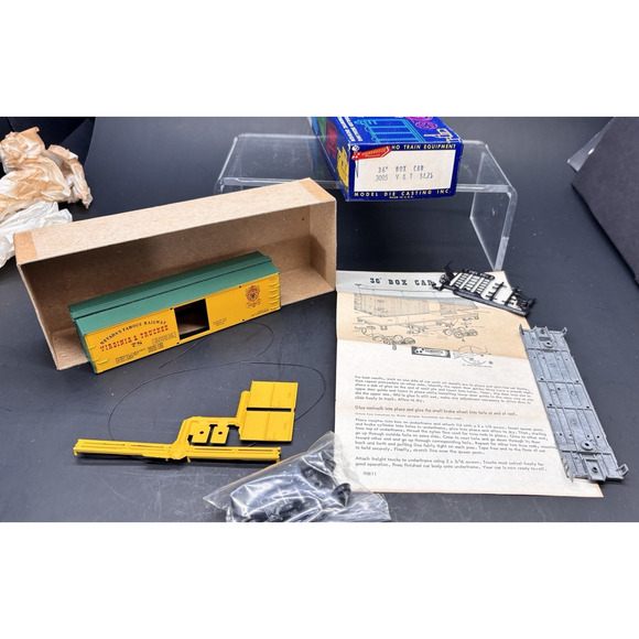 Roundhouse HO Gauge 36' Box Car Virginia & Truckee Nevada Railway w/Original box - Picture 8 of 16